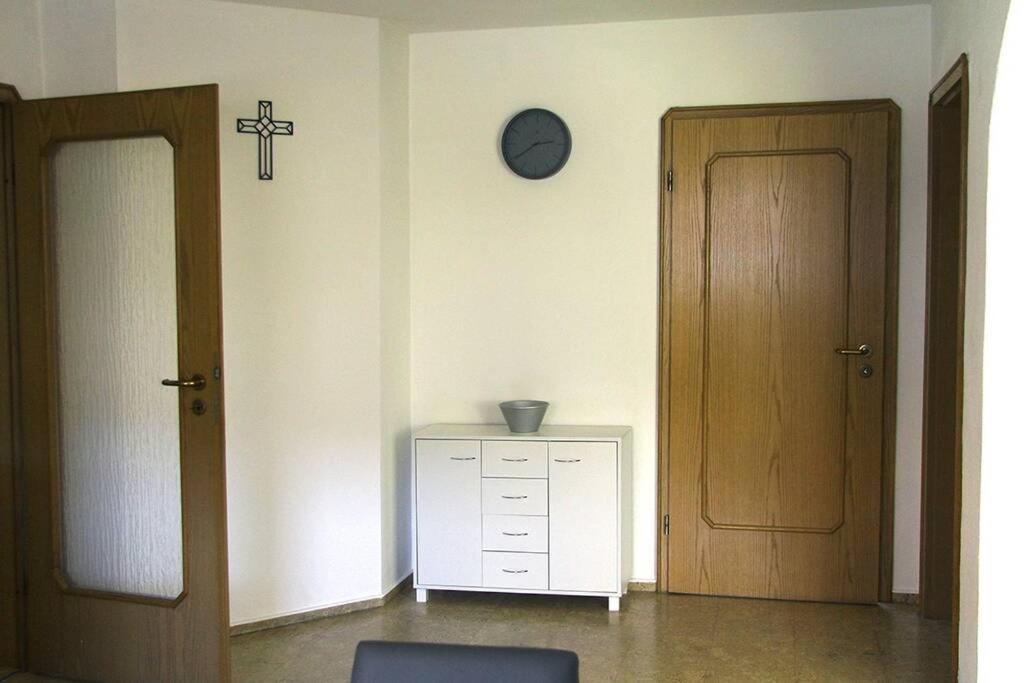 Schoene Helle Ferienwohnung In Waldnaehe Берхинг Екстериор снимка