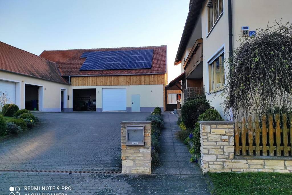 Schoene Helle Ferienwohnung In Waldnaehe Берхинг Екстериор снимка