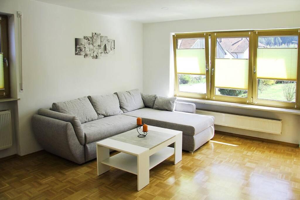 Schoene Helle Ferienwohnung In Waldnaehe Берхинг Екстериор снимка