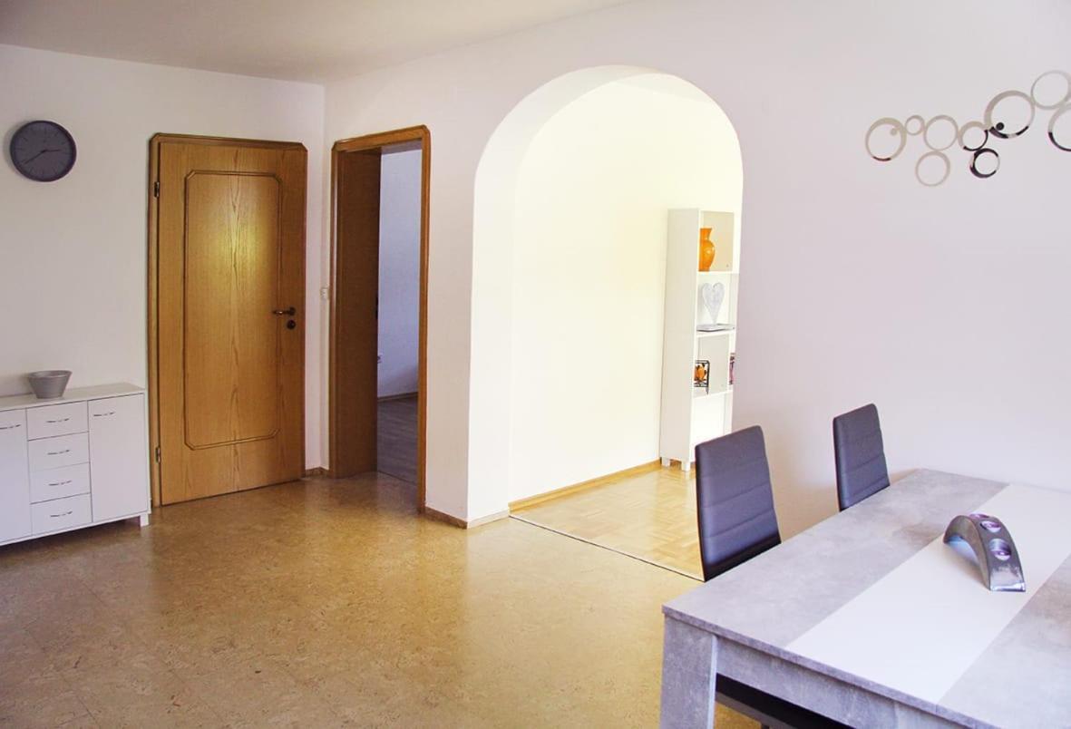 Schoene Helle Ferienwohnung In Waldnaehe Берхинг Екстериор снимка