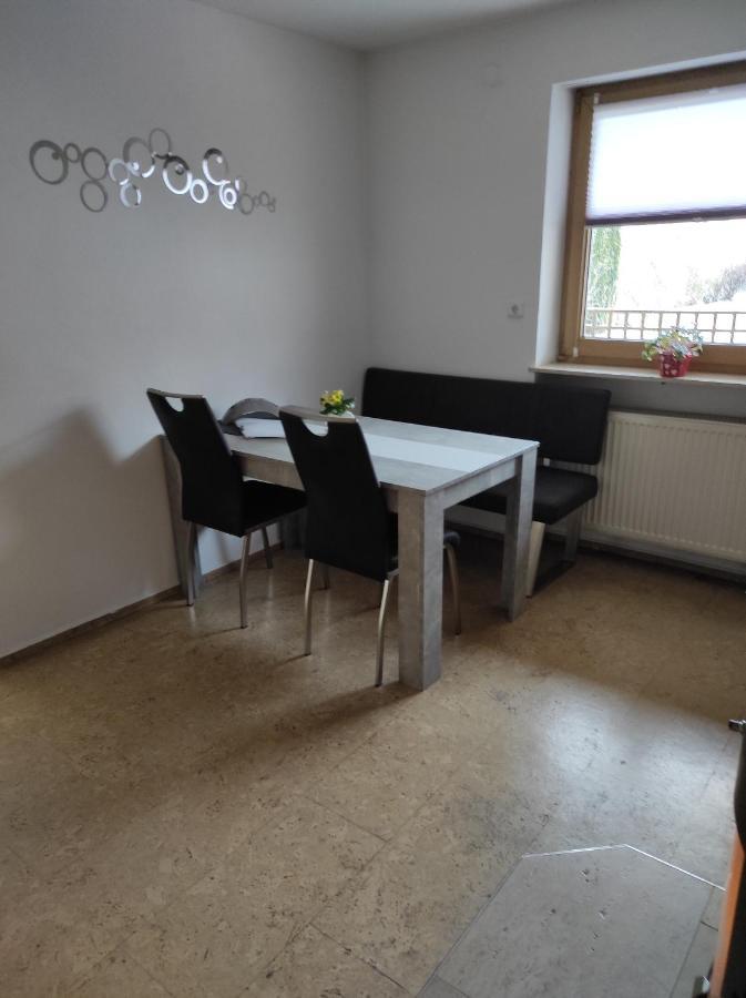 Schoene Helle Ferienwohnung In Waldnaehe Берхинг Екстериор снимка