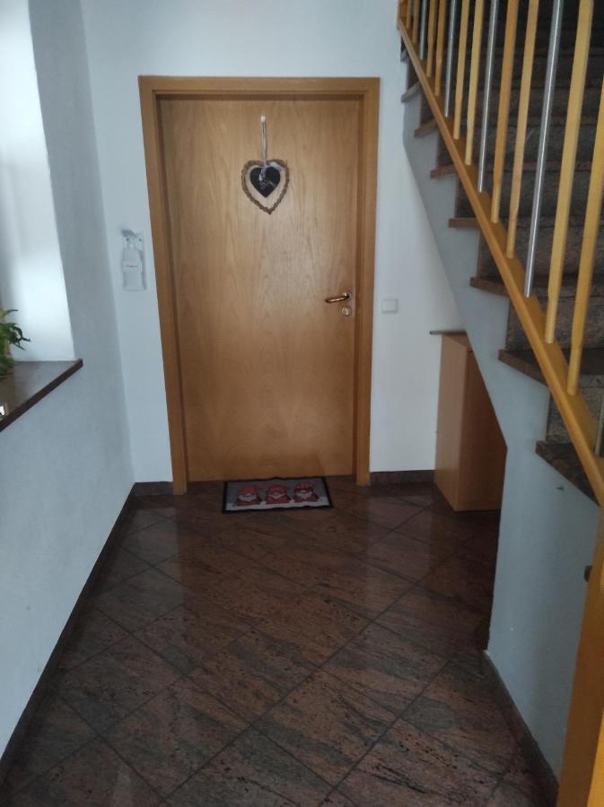 Schoene Helle Ferienwohnung In Waldnaehe Берхинг Екстериор снимка